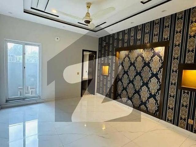 10 Marla House For Rent Ideal Location Sector F Bahria Town Lahore