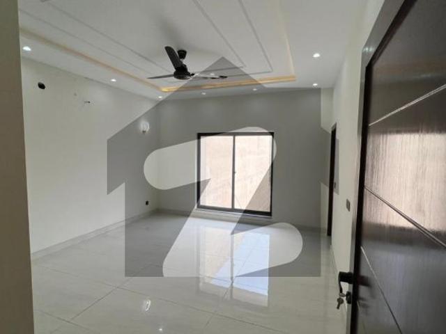 10 Marla House For Rent In Best Location Bahria Orchard Phase 1