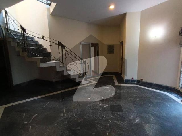 10 Marla House For Rent In DHA Phase 4 AA Block