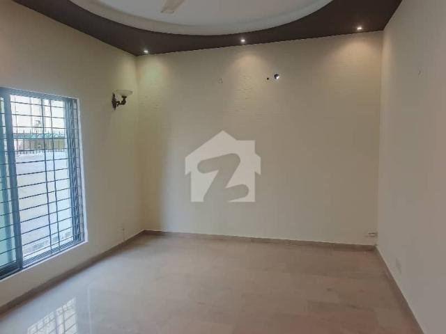 10 Marla House For Rent In Dha Phase 4 Hot Location Near By Market