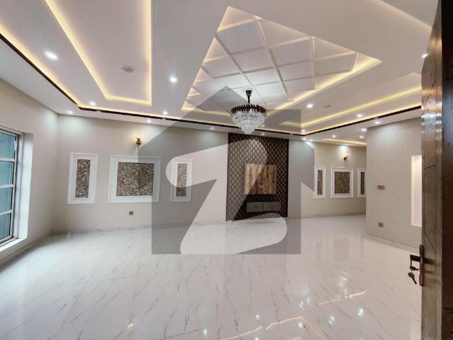 10 Marla House For Rent In E2 Block Wapda Town Phase 1