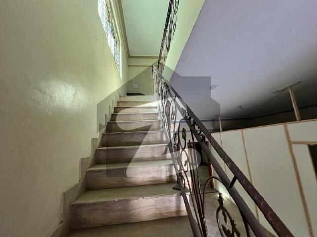 10 marla house for rent in johar town phase 1