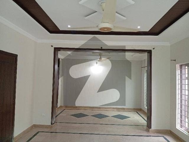 10 Marla House For Rent In Media Town Block D