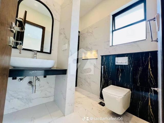 10 Marla House For Rent Paragon City