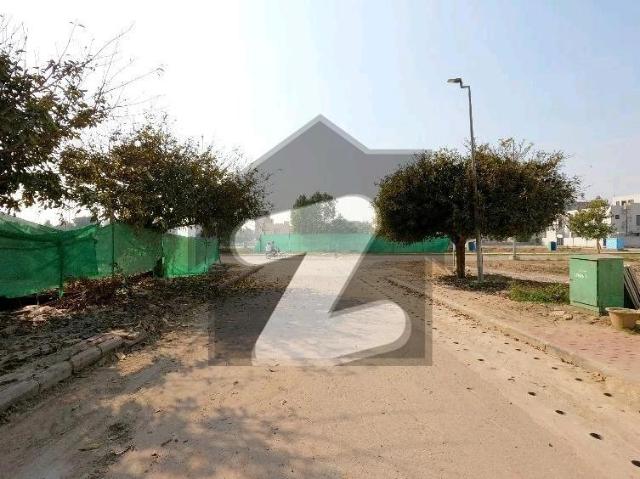 10 Marla House Ideally Situated In Bahria Town Tauheed Block