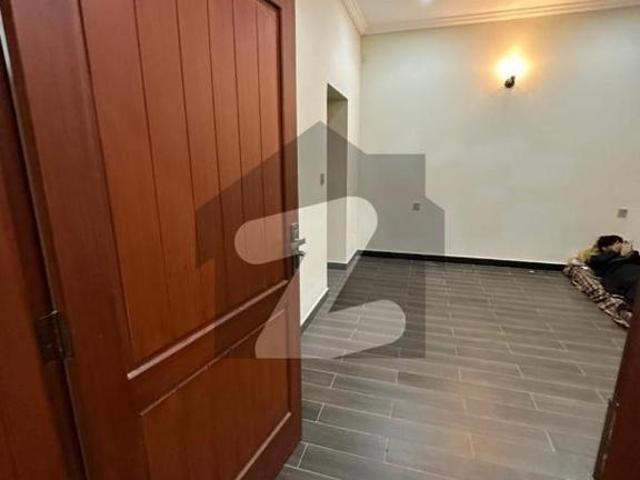 10 marla house in 1800 serires available for rent in c block multi gardens b17 islamabad mpchs block c