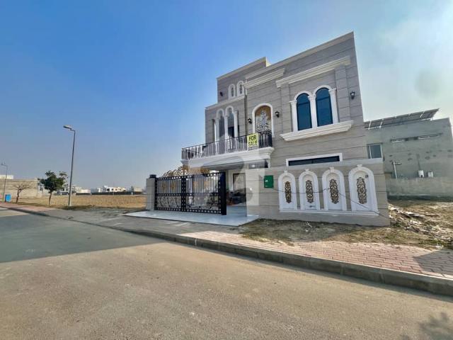 10 Marla House In Bahria Town GVR Phase 1 Is Designed For Luxurious Living With A Perfect Blend Of Modern Architecture And Comfort