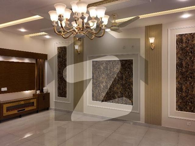 10 Marla House In LDA Avenue For Sale At Good Location LDA Avenue