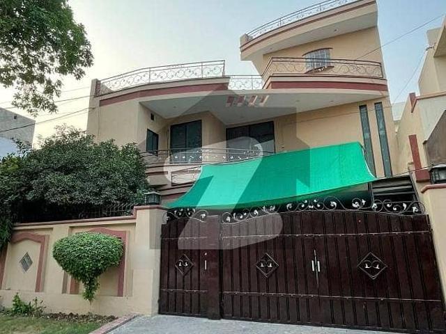 10 Marla House In Marghzar Officers Colony