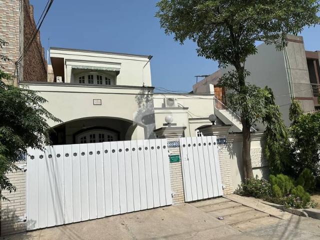 10 Marla House Is Available For Sale
