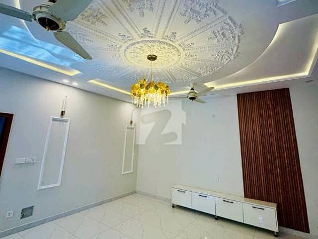 10 Marla House Is Available For Sale