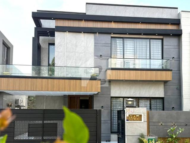 10 Marla House Is Available For Sale