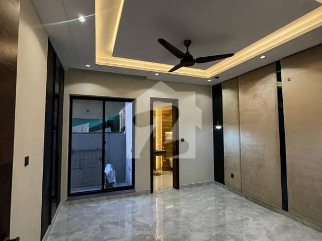 10 Marla House Is Available For Sale Just 1 Mnt Drive From The Main Gate!