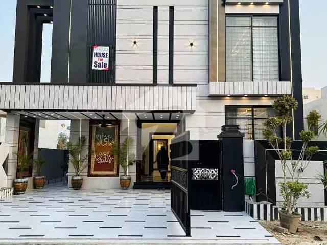 10 marla house on ideal location with lowest price available for sale in bahria town lhr
