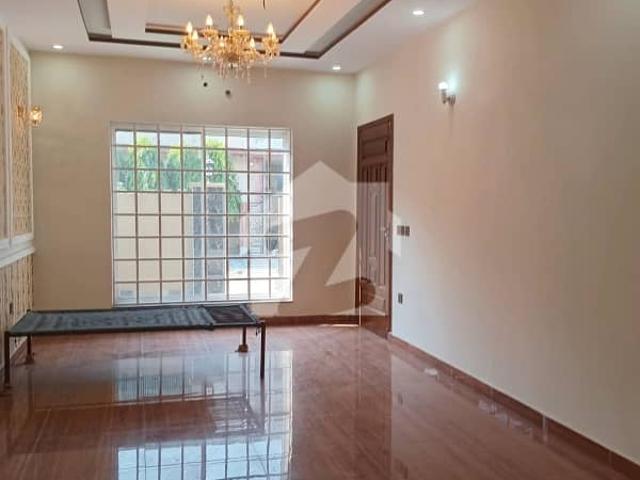 10 Marla House Sale In Nasheman Iqbal