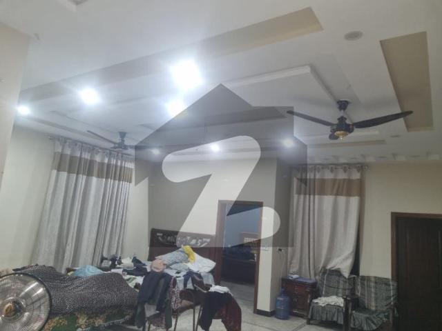 10 Marla House Separate Entrance Uper Portion Gulistan Colony Near Millat Chok Gulistan Colony No 1