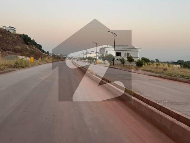 10 Marla Ideal Location Solid Land Plot With Stunning Hills View