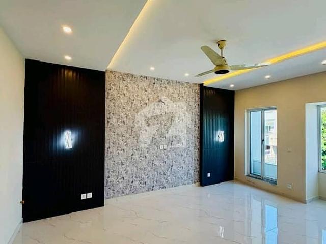 10 Marla Ideal Luxury Single Unit House For Sale