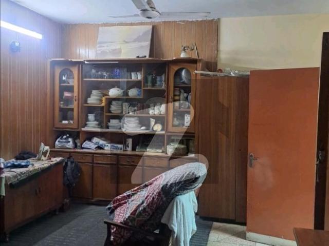 10 marla independent house for rent in the heart of faisal town