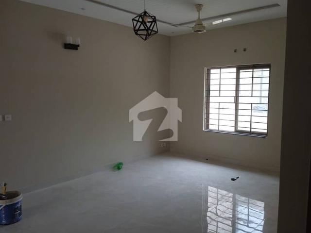 10 Marla Independent House For Rent on Sarwar Road