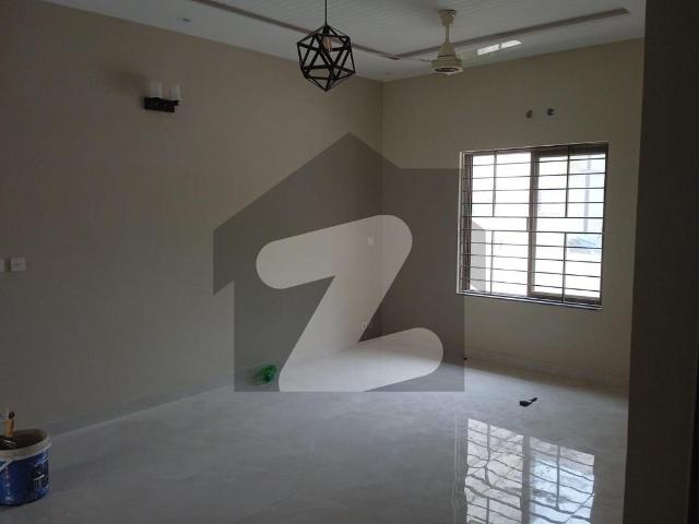 10 Marla Independent House For Rent on Sarwar Road Cantt