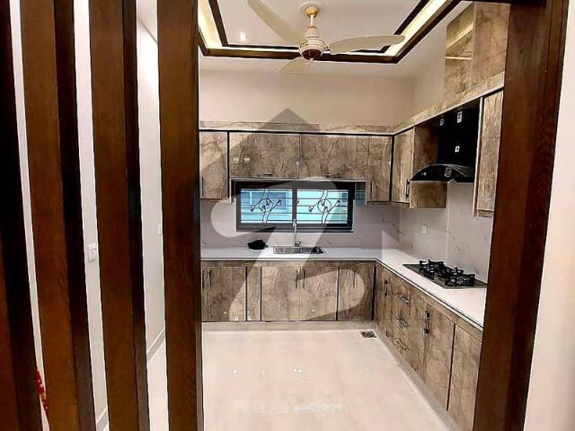 10 Marla Like New House For Sale Bahria Town Lahore