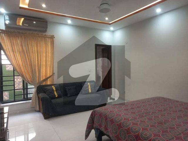 10 marla like new lower portion avalible for rent in bahria town lahore