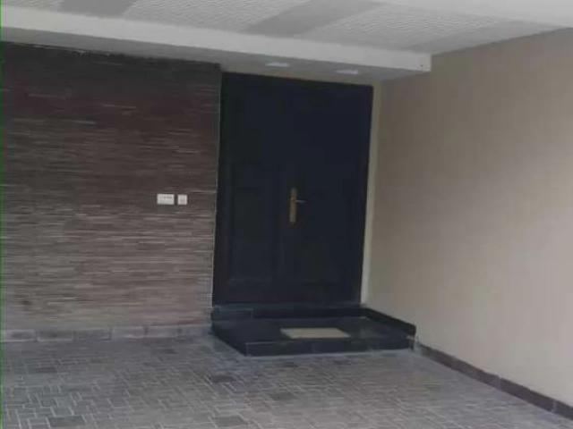 10 marla like new old houses Available Lahore Johar Town ID 11344
