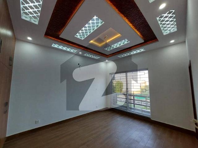 10 Marla Like A New House For Sale In Jasmine Block Bahria Town Lahore
