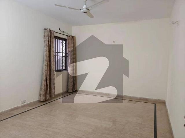 10 marla lower portion for rent in wapda town