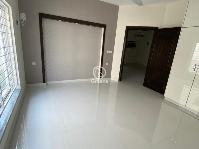 10 Marla Lower portion for Rent