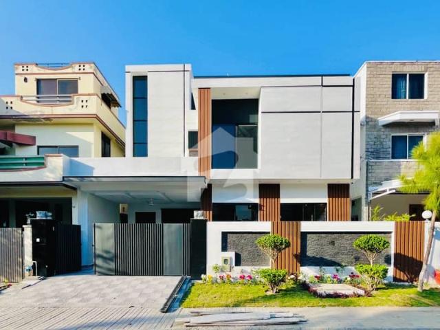 10 Marla Luxurious Designer House For Sale In DHA 2 Islamabad