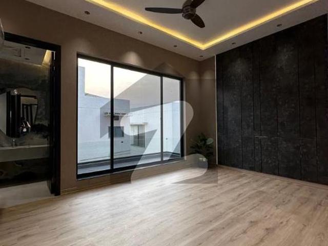 10 Marla Luxurious House Available For Rent In DHA Phase 7