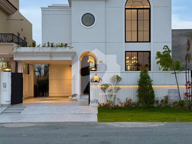 10 Marla Luxurious House for Sale in DHA Phase 7 Lahore