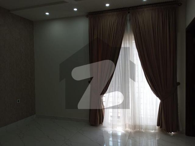 10 Marla Luxurious House For Sale In M Block Wapda City Block M