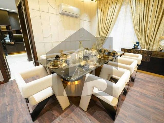 10 marla luxurious moderate house witrh basement available for sale