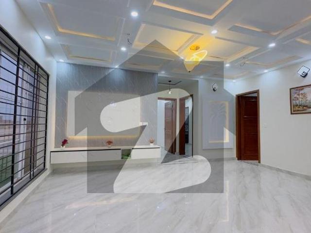 10 Marla Luxury Corner House On 80 FT Road For Sale DHA Multan DHA Defence