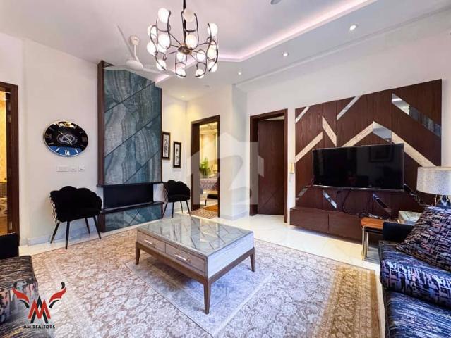 10 Marla Luxury Bungalow For Sale At Top Location