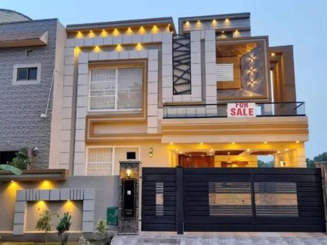 10 Marla Luxury Designer House For Sale In Bahria Town Lahore In Low budget price Lahore Bahria Town ID 98511