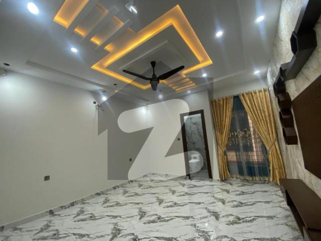 10 Marla Luxury House Available For Sale At Prime location In canal View Housing scheme Gujranwala Canal View Housing Scheme