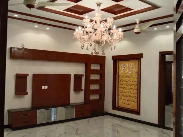 10 marla luxury house available for sale in overseas A block Lahore Bahria Town ID 57803