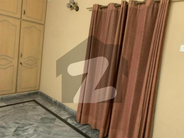10 Marla Luxury House Available For Sale in Hot Locality Allama Iqbal Town