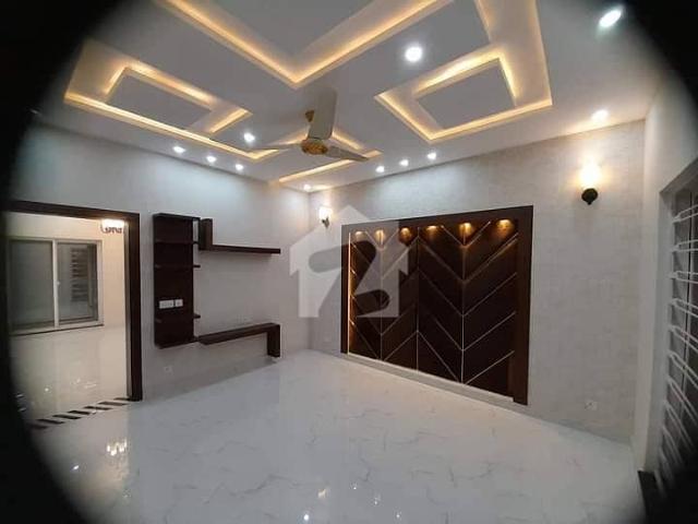 10 Marla Luxury House For Rent In Bahria Town Lahore Sector C Prime Location