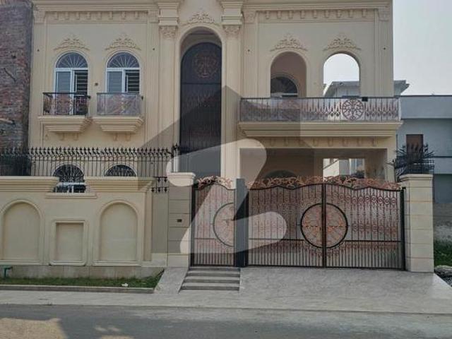 10 Marla Luxury House For Sale in Master City Housing Scheme