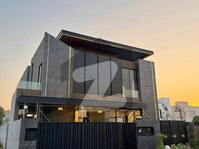 10 Marla Luxury House For Sale In Park View City, Lahore