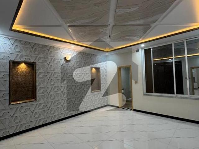 10 Marla Luxury House for Sale in Regi Model Town, Peshawar Regi Model Town Phase 3