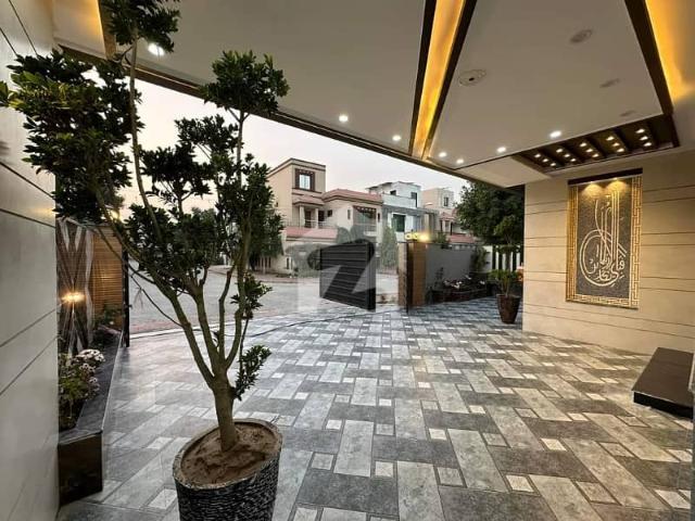 10 Marla Luxury House For Sale n Block KK DHA Phase 4 Lahore