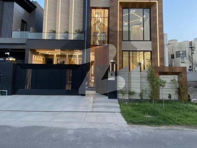 10 Marla Luxury House In Royal Orchard Multan