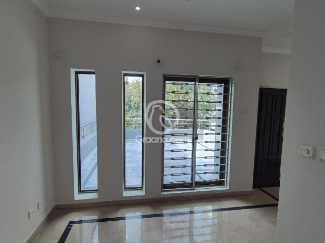 10 Marla Luxury House with 10kW Solar System installed for Sale – Bahria Town Phase 4, Islamabad