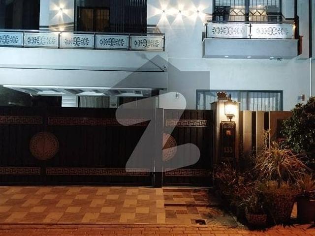 10 Marla Luxury House With Solar System Hot Location For Sale In Bahria Town Lahore